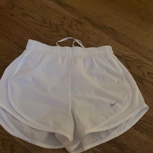 White Nike Woman’s shorts
